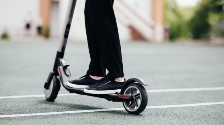Donegal motorist&rsquo;s near-miss with child on e-scooter sparks warning
