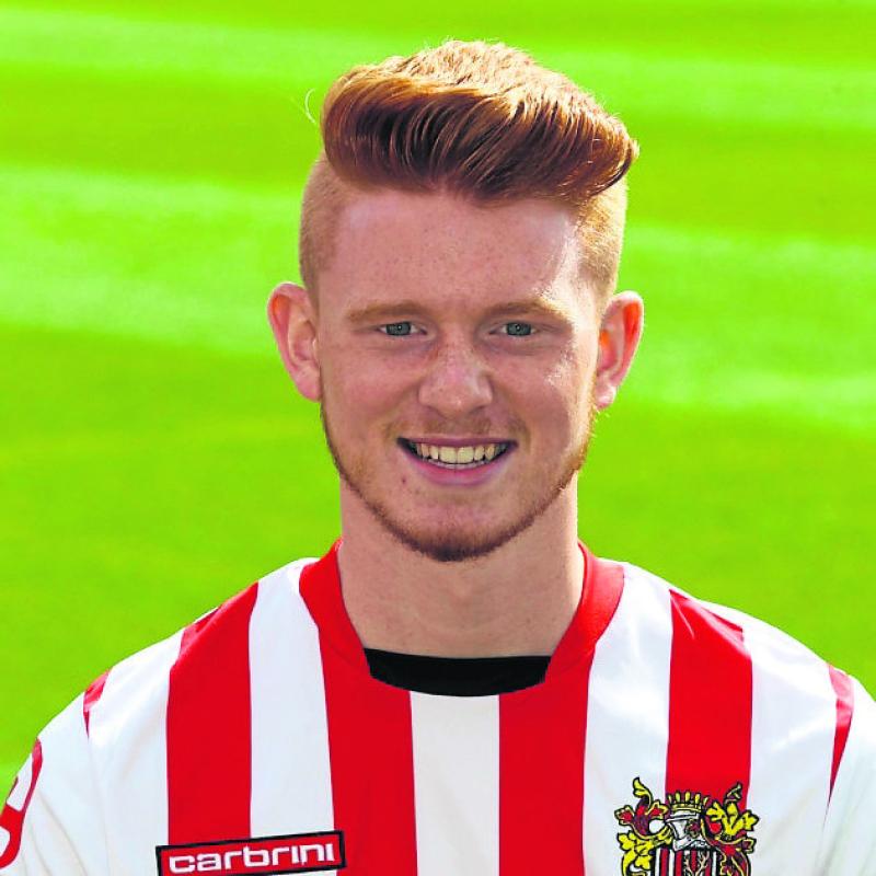 Dale Gorman signs a new contract at Stevenage
