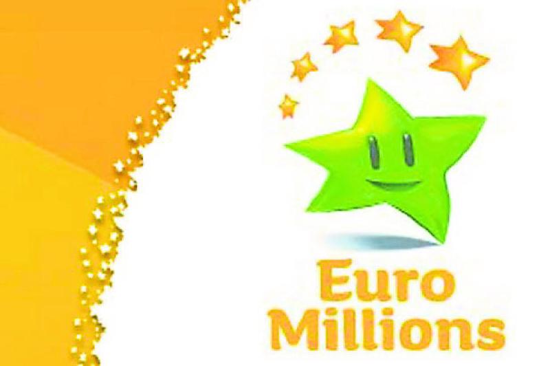 Grandmother collects €500,000 on ticket bought in Donegal