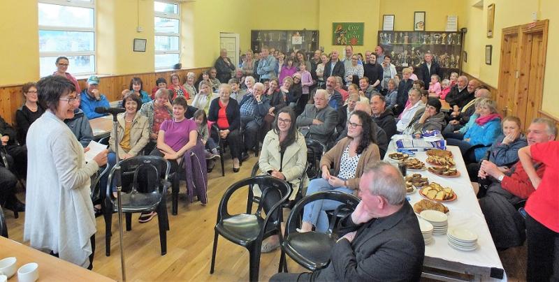 Plaque unveiled in memory of Séamus Mac Géidigh, Donegal broadcaster and community activist