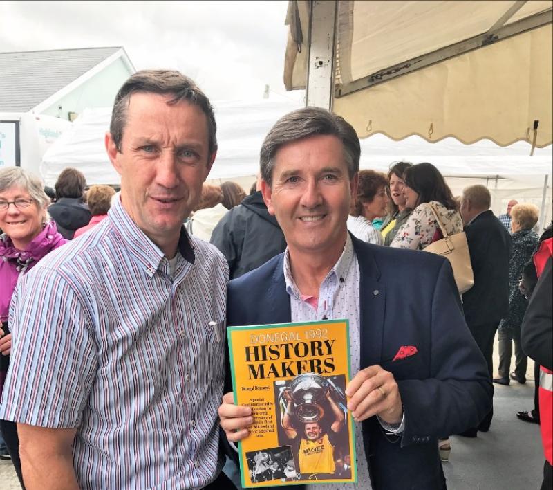 Daniel O'Donnell gets a sneak preview of  the Donegal Democrat's new book "History Makers"
