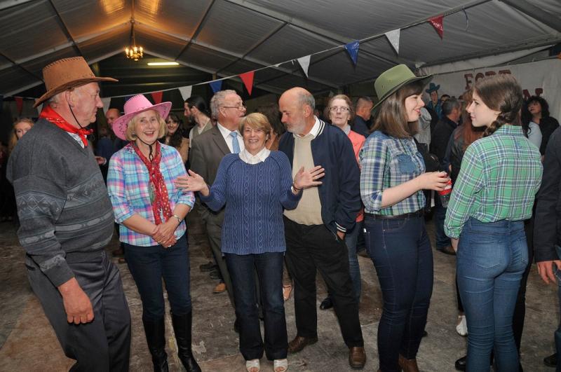 Big crowds expected this weekend at charity barn dance in east Donegal