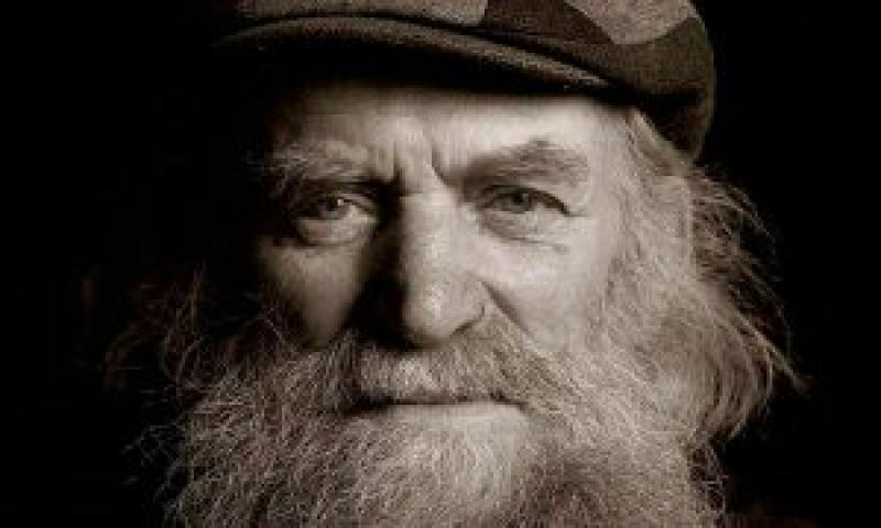 Great sadness at the passing of well-known Donegal singer