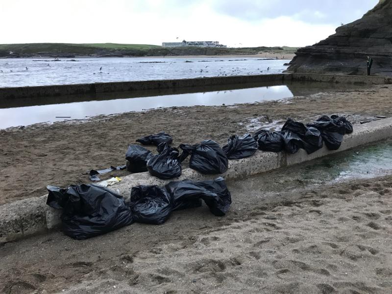 Brilliant voluntary effort in Bundoran sees hundreds of dead fish removed 