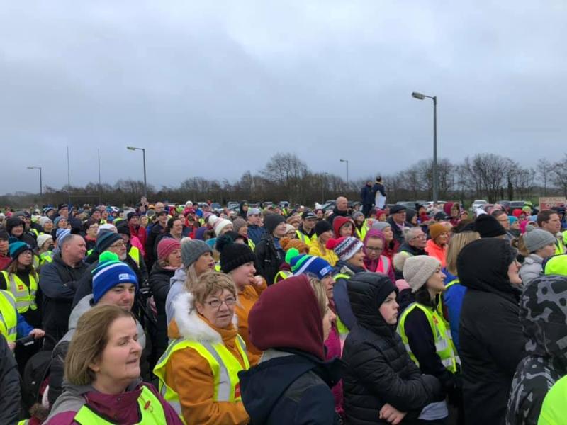 Welcome to Donegal: Huge numbers support Operation Transformation Leader Cathal Gallagher in Ballyshannon