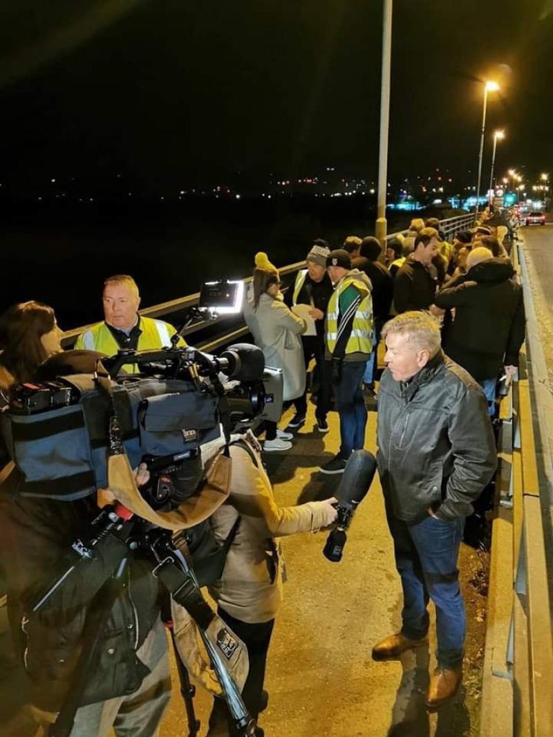 Hundreds turn out  at Donegal border for Brexit protests
