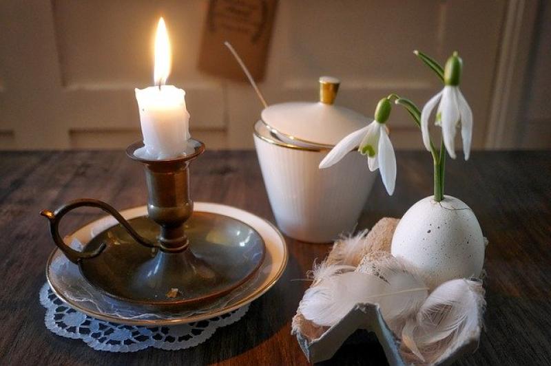 Shine a light  of hope in Donegal this Easter