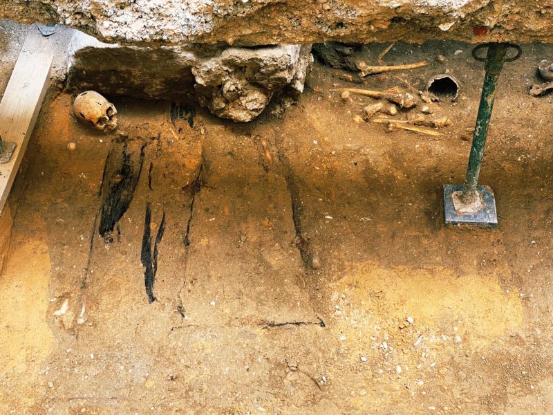 Spanish archaeologists uncover coffin at burial site of Donegal chieftan Red Hugh O'Donnell