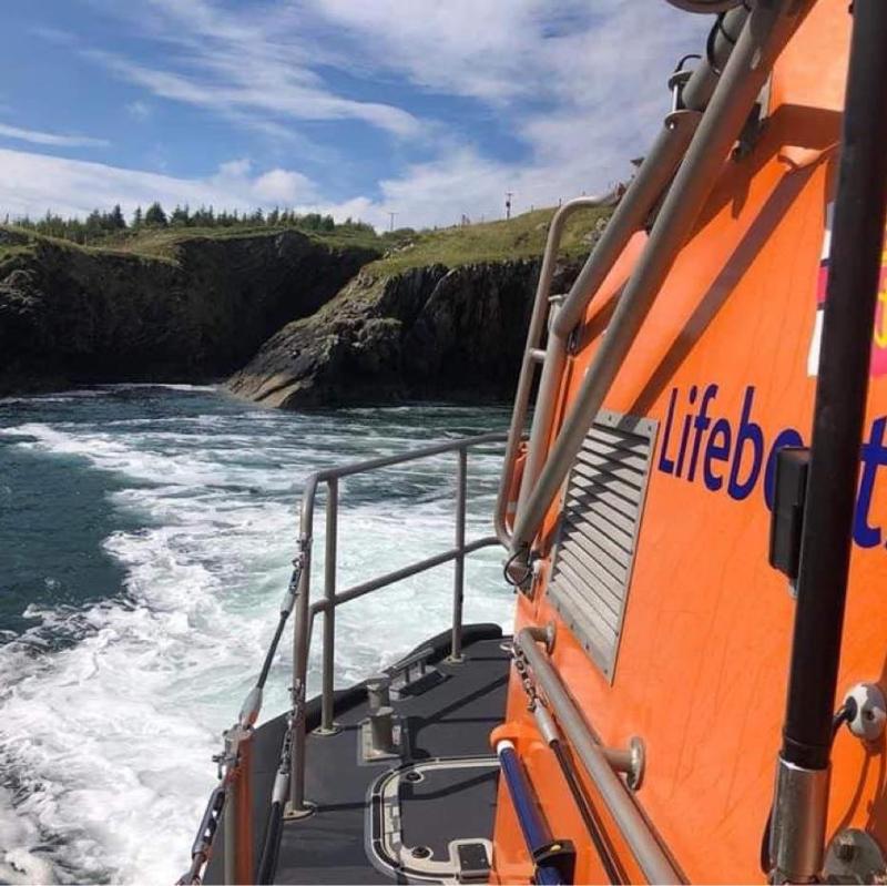 Four people rescued after yacht runs aground in dense fog