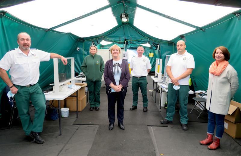 Cllr Rena Donaghey with HSE Ambulance Service Members: Johnathan Kennedy, Michelle Behan, Niall McLaughlin, Andre Perich and Betrix Ward