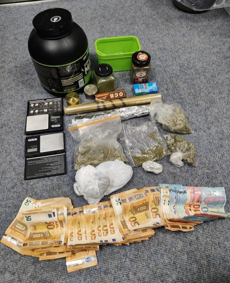 Gardai seize cannabis with estimated street value of €1,300 and over €4,000 in cash