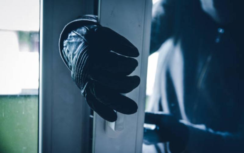 Gardaí urge people to tighten security as evenings grow darker