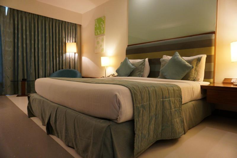Hotel room PIXABAY