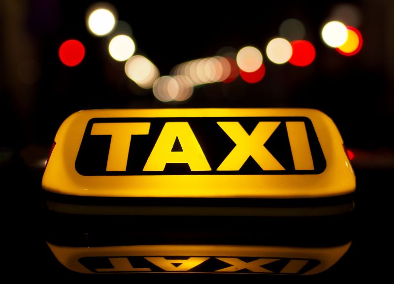 Two males fled early-morning taxi in Twin Towns