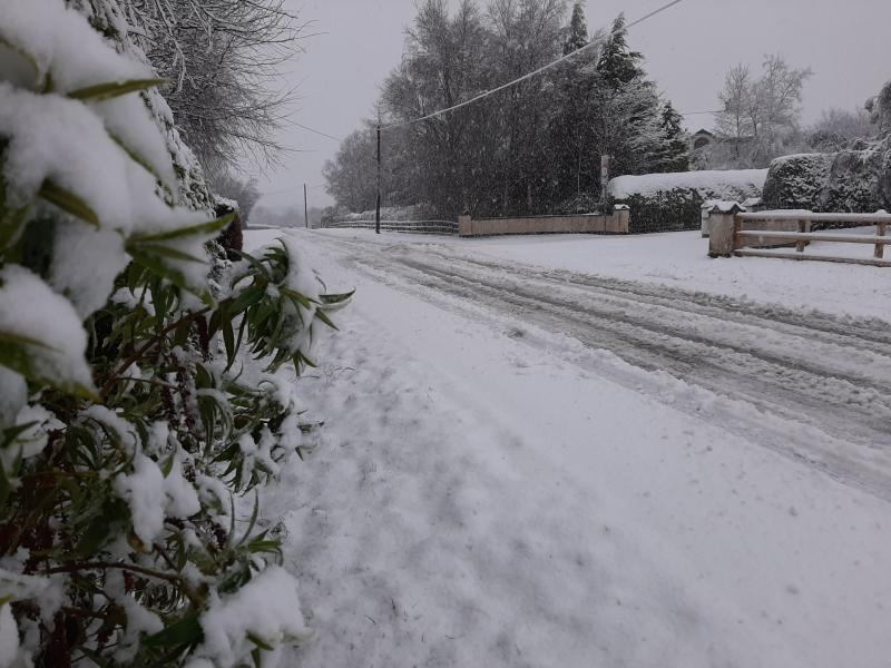 UPDATE:  Heavy snow falls continue as driving conditions worsen in some parts of Donegal
