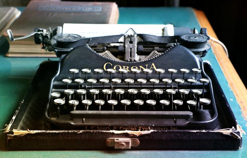 Typewriter PIXABAY