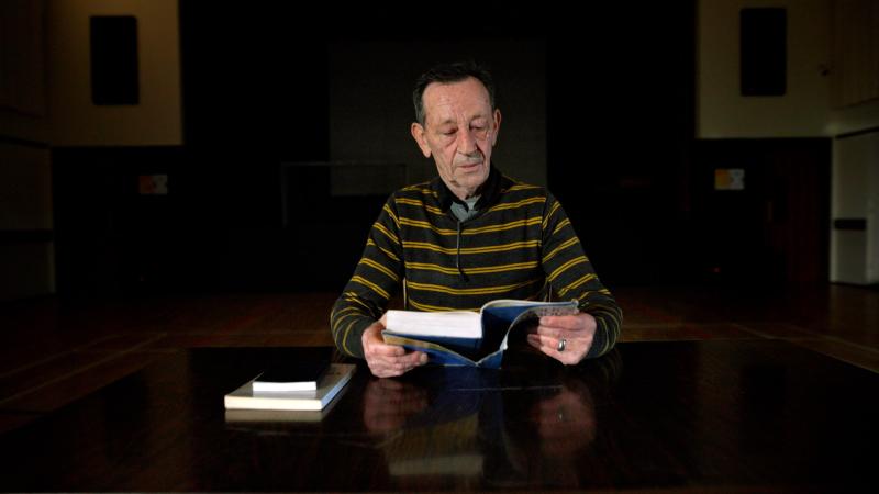 Hughie Ó Duibheannaigh recalls battle with addiction in Saol Clainne