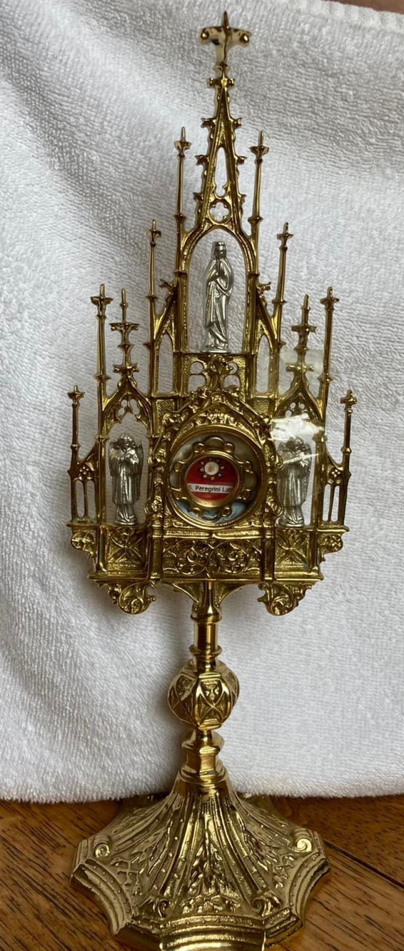 4,000 people flock to Rossnowlagh Friary for Relic of St Peregrine blessing