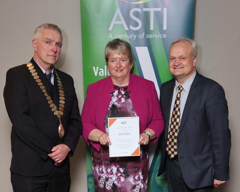 Stranorlar teacher receives ASTI PJ Kennedy Award