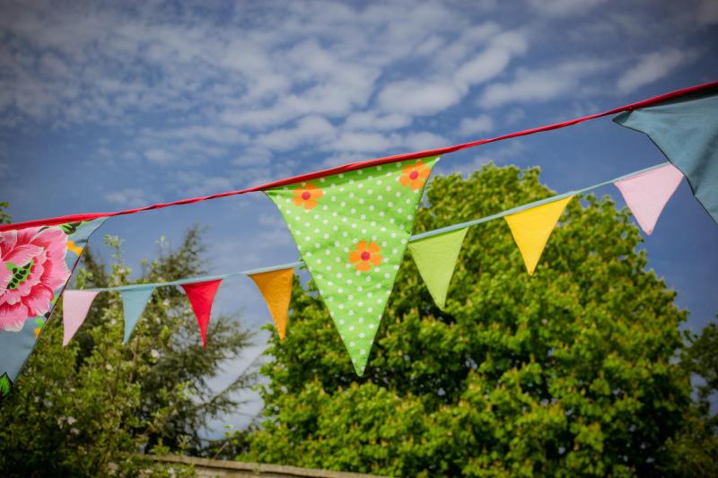 Bunting PIXABAY