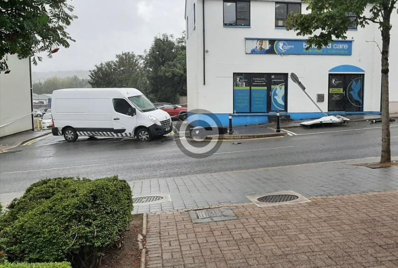Man removed to hospital following  crash in Letterkenny