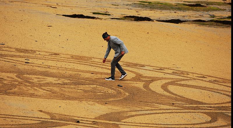 Super sand artist one of the star attractions at Killaghtee Festival 