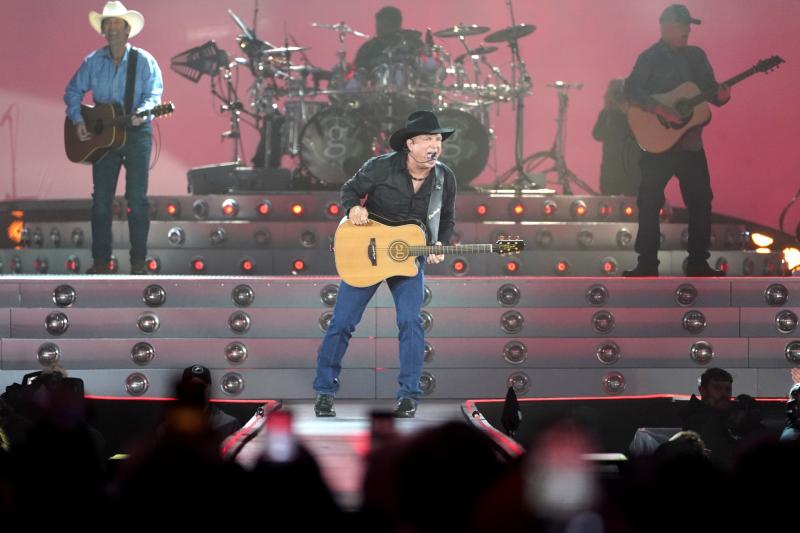 Garth Brooks doesn’t disappoint Donegal fans after 25-year wait