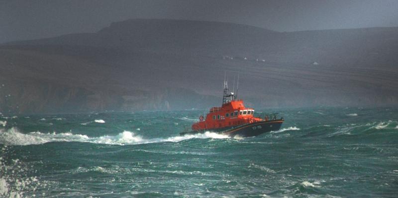 Four fishermen rescued after trawler loses power in Donegal Bay