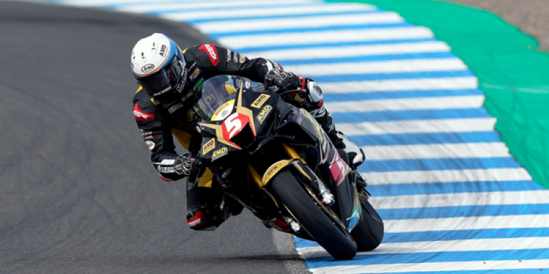 Richard Kerr wins at British Superbike Championship in Donington