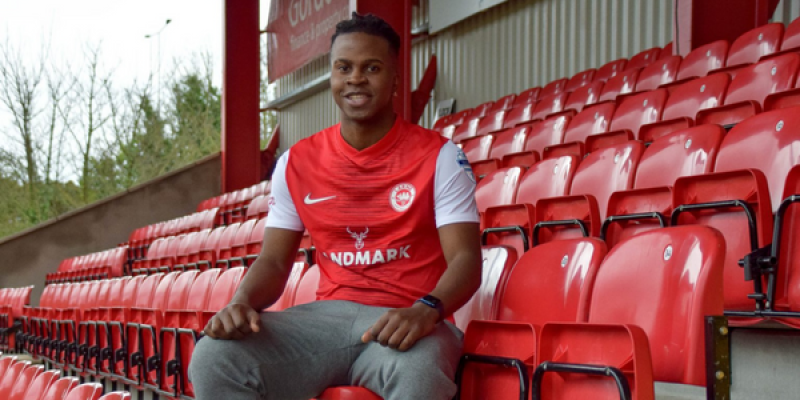 BJ Banda signs for Irish League leaders Larne