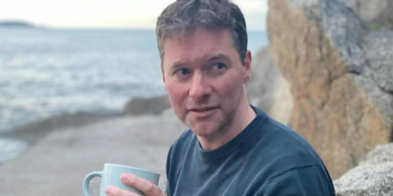 Respected journalist Brian Hutton laid to rest in Donegal