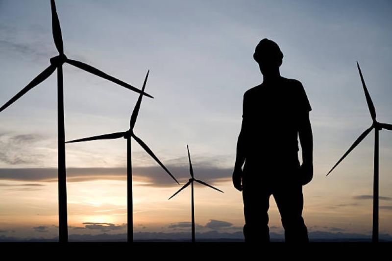 Anxious locals to meet over wind farm proposals tonight  in Leitirmacaward