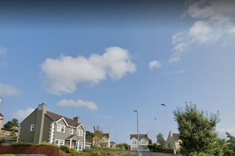 Car window smashed overnight in Letterkenny