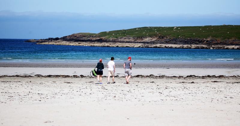 Heat and Waves aplenty, but Donegal avoids a ‘heatwave’ 