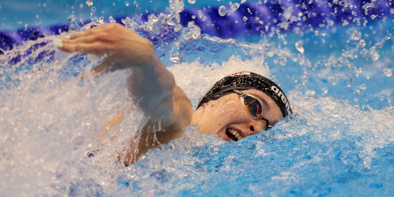 New Irish record qualifies Mona McSharry for 2024 Olympic Games