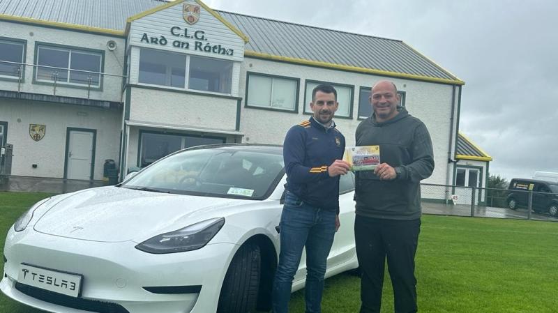 Irish rugby legend Rory does his 'Best' to push bumper Ardara 'Cash or Car' draw 