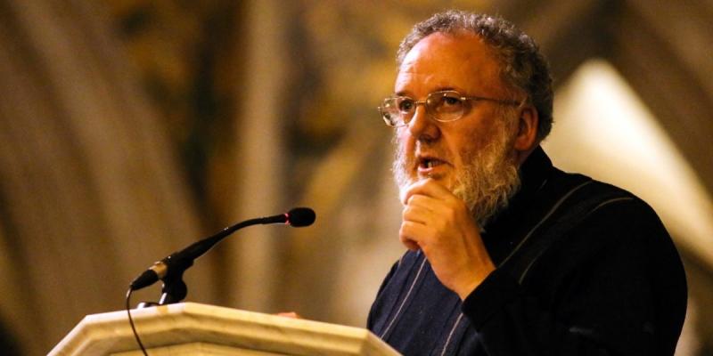 Fr Eamonn Kelly to shave beard - after 31 years!