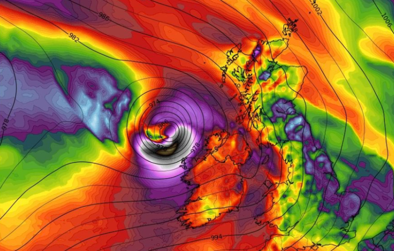 Met Éireann alert warns of brutal conditions as 'deepening depression' nears Ireland