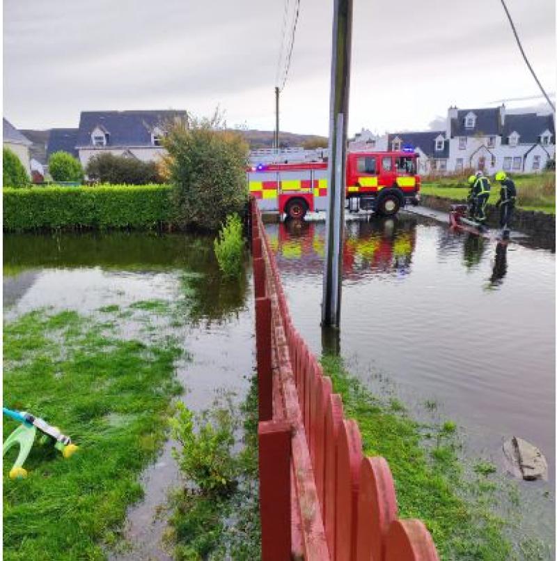 UPDATE: Fire services arrive in Dunfanaghy to help with flooding 