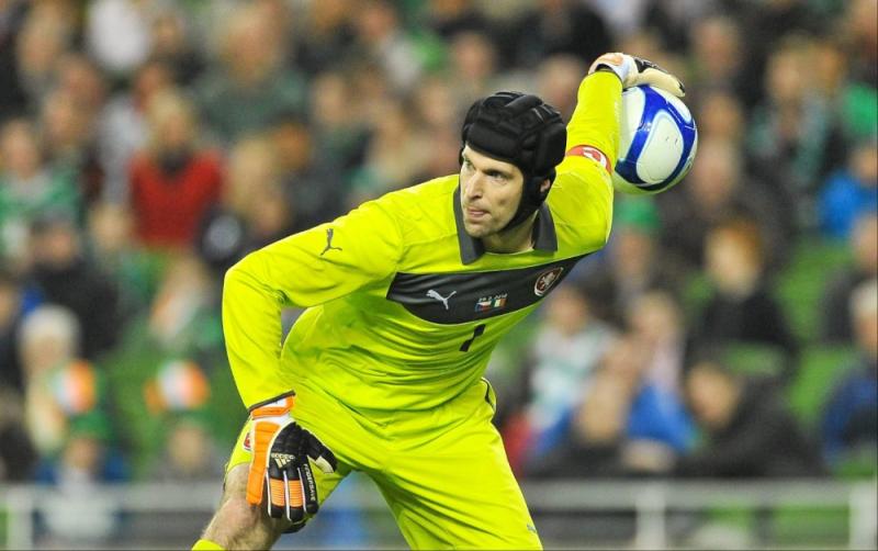 Chelsea and Premier League legend Petr Cech to play ice hockey for Irish club in interesting move