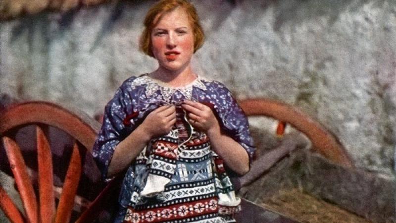 Amazing 1926 Ardara photo features in new Old Ireland in Colour book 3