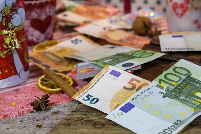 National: Christmas Bonus set to be paid next week to nearly 1.3 million people 
