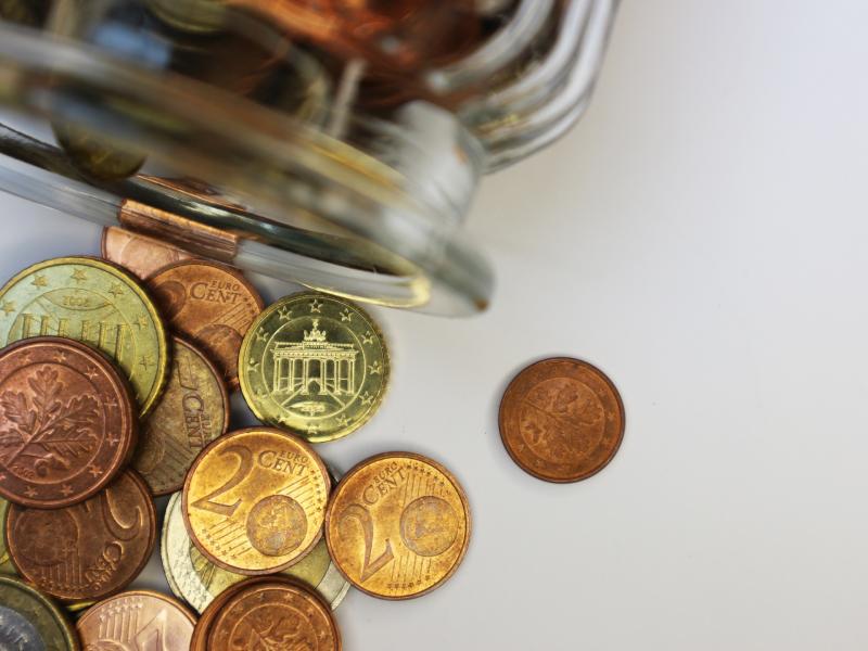 National: 'Bulk cooking and no drink' - Tips to make it all the way to January payday after Christmas