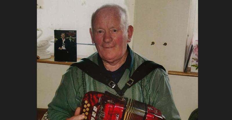 Tributes paid to Inishowen traditional musician Anthony McHenry 