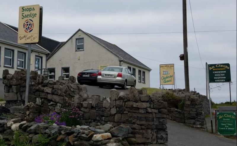 Oideas Gael, Comhairle Uladh and Bunbeg National School get grant funding