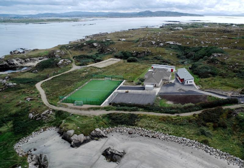 Gairmscoil Mhic Diarmada fundraisers adds €1,000 to Arranmore's new graveyard fund