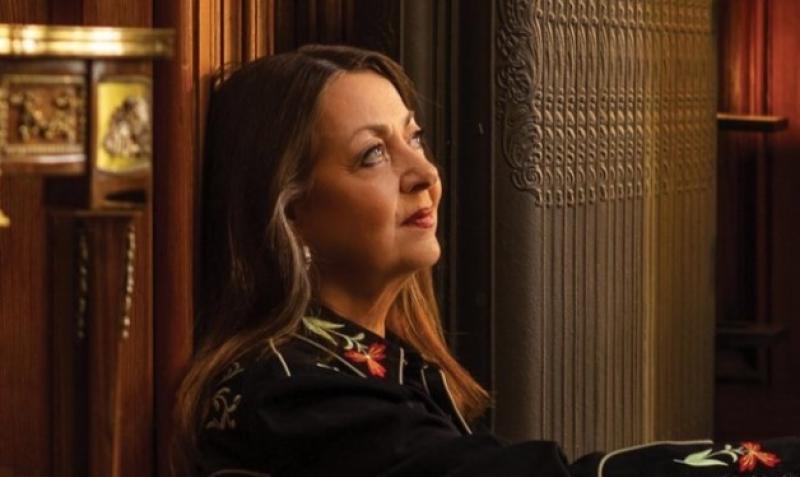 Sandy Kelly to bring her intimate concert of music and stories to Kilcar  