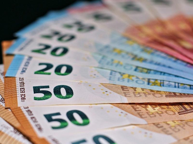 Community service for man who claimed social welfare while working