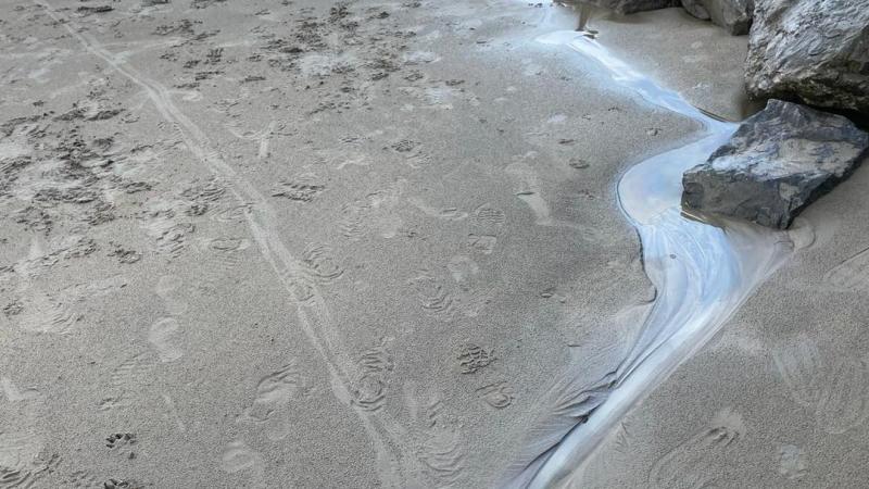 Mystery oil leak contaminates Rossnowlagh beach