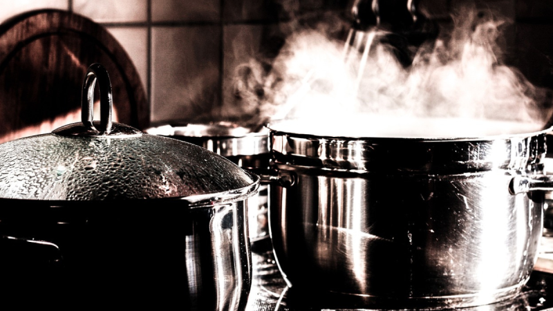 Burn risk prompts immediate recall of cooking pots bought by over 1000 Irish consumers